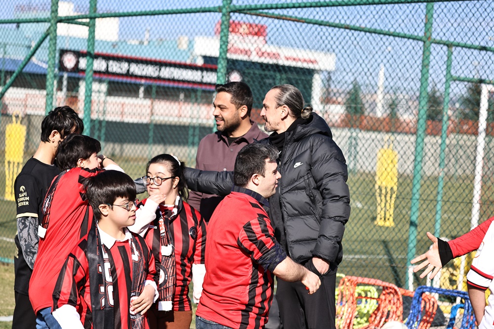 Çorum Fk’li Futbolcular Özel Çocuklar Ile Zaman Geçirdi (2)