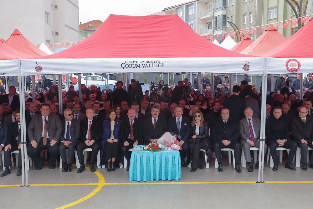 Bakan Tekin Çorum’da Ortaokul Açılışı Yaptı (3)