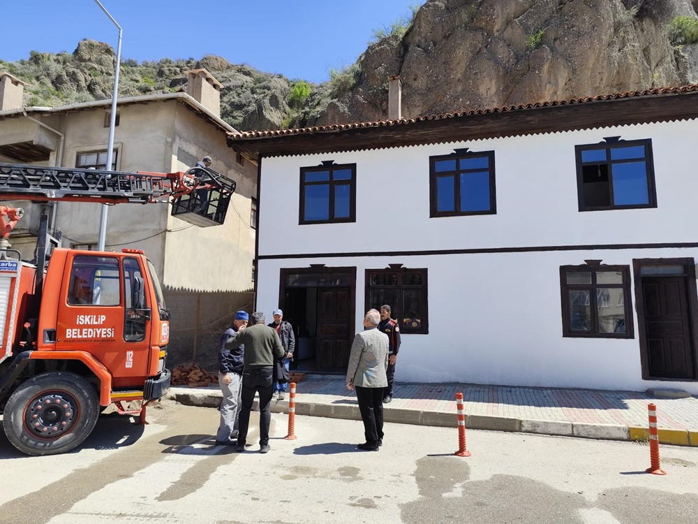 Çizikci, Belediye Ekiplerinin Çalışmalarını Yerinde Inceledi (4)
