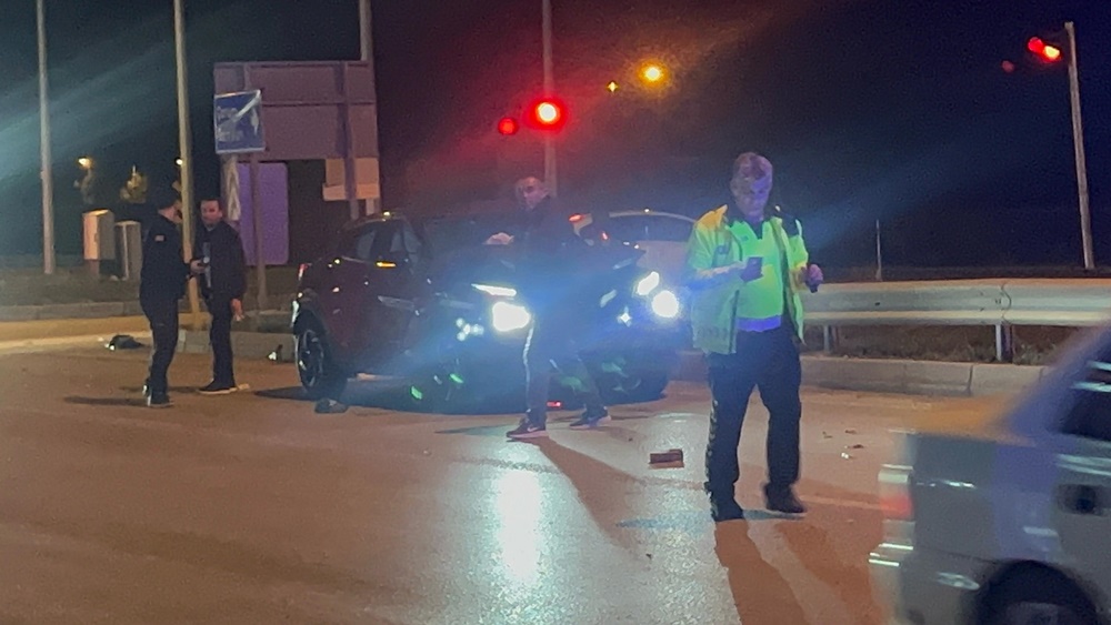 Otomobil Yayaya Çarptı, Kurtarılamadı (2)