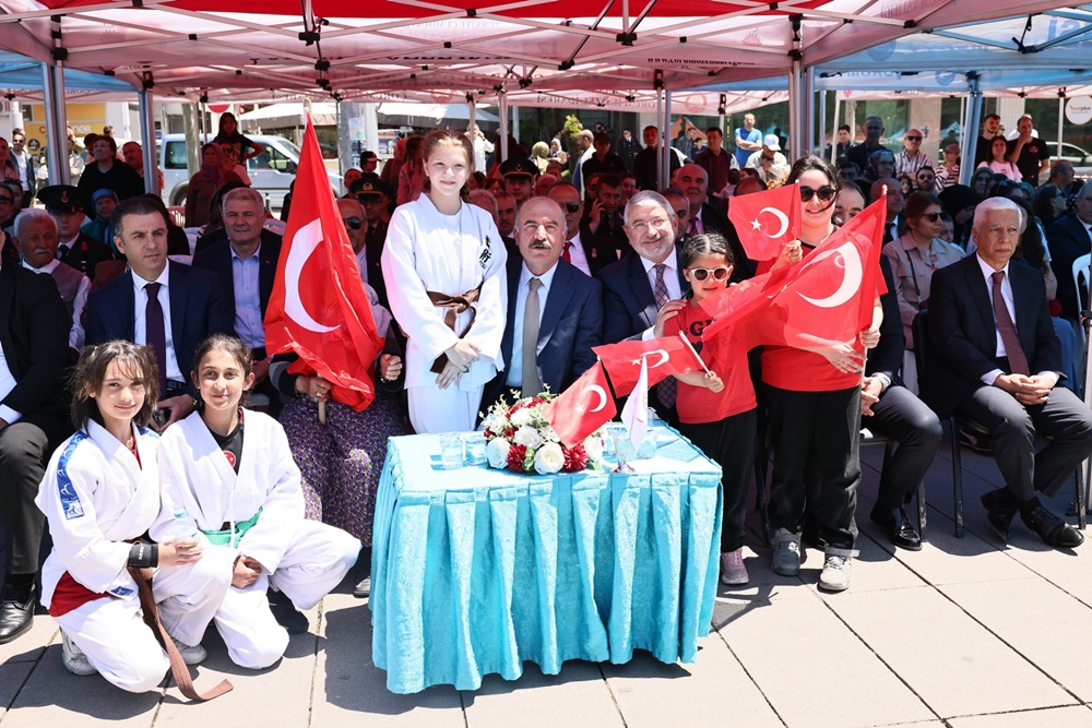 106. Yil Coşkusu! (1)