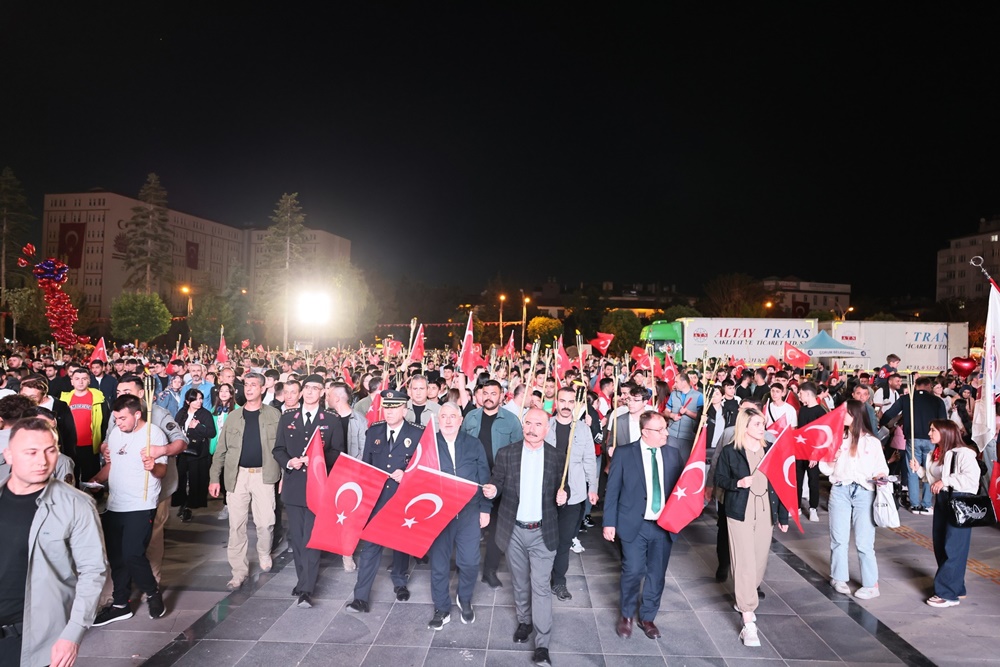 19 Mayıs Ruhu, Fener Alayıyla Yaşatıldı (1)