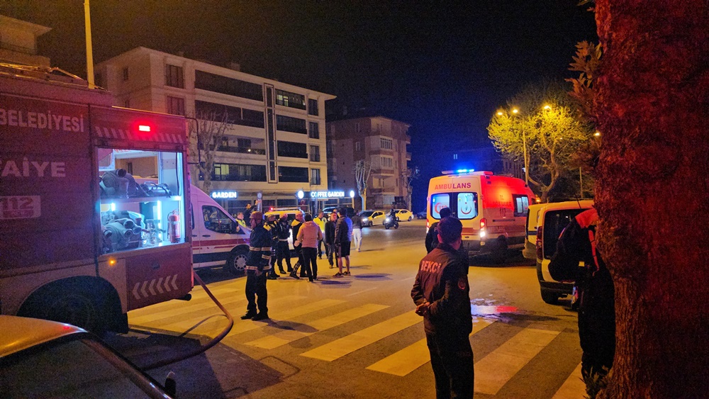 Binada Yangın Çıktı, Market Çalışanı Fark Etti (1)