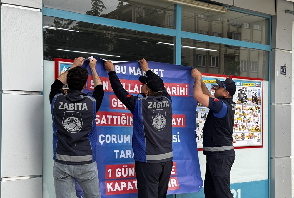 Çorum’da Tarihi Geçmiş Ürün Satan Marketlere Geçit Yok! (3)
