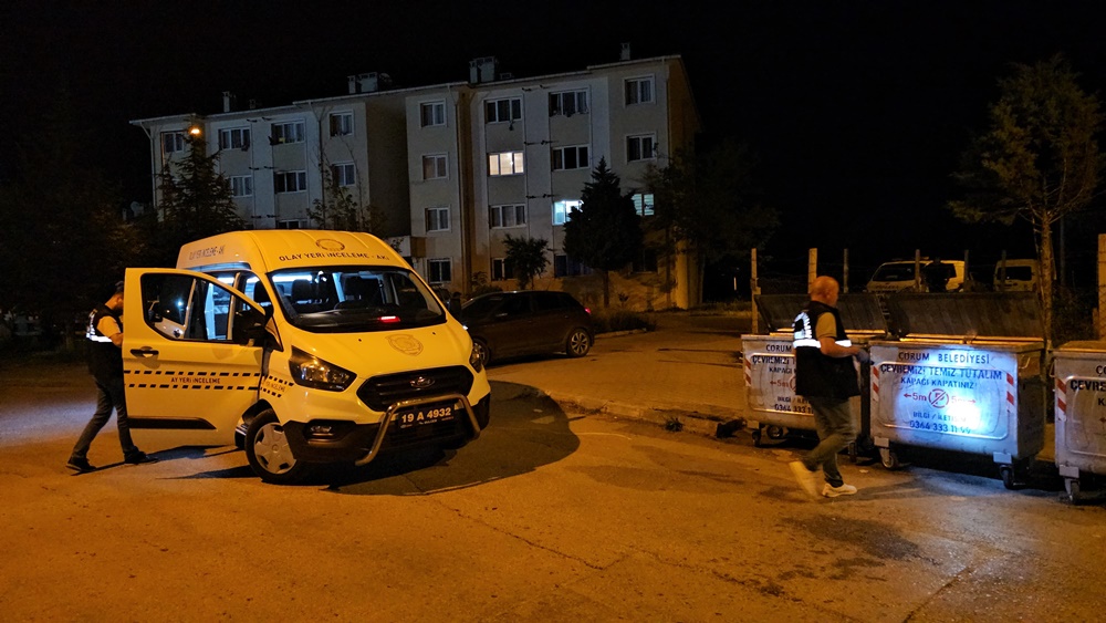 Komşular Arasında Satırlı Bıçaklı Kavga 3 Yaralı (1)