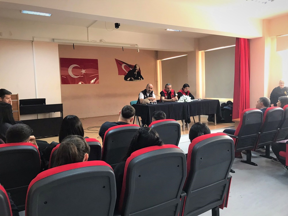 Lise Öğrencilerine Polisliği Anlattılar (1)