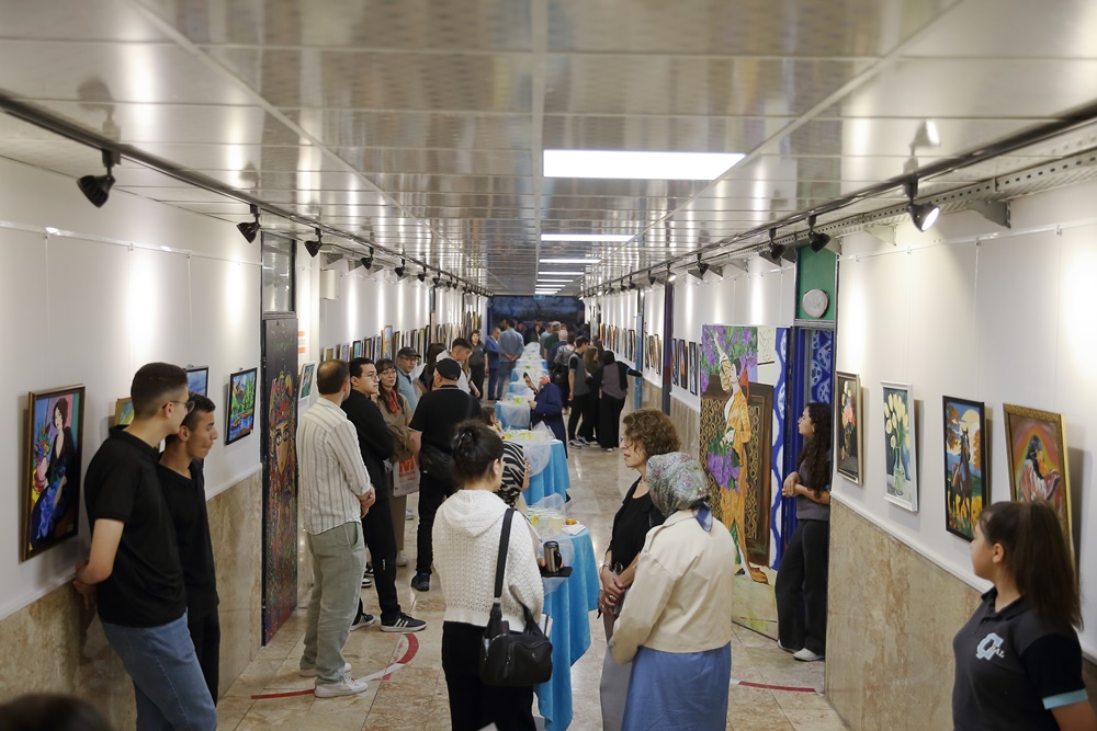 Okul Koridoru Sanat Galerisine Dönüştü (3)
