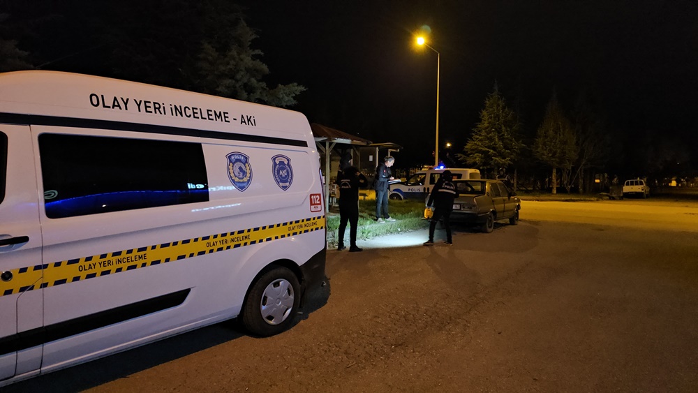 Sanayide Otomobil Parçası Çalarken Yakalandı (3)