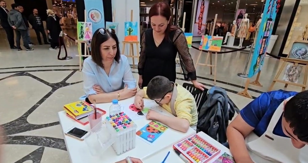 Sevgi Dolu Fırça Izleri’ Resim Sergisi Açıldı (1)