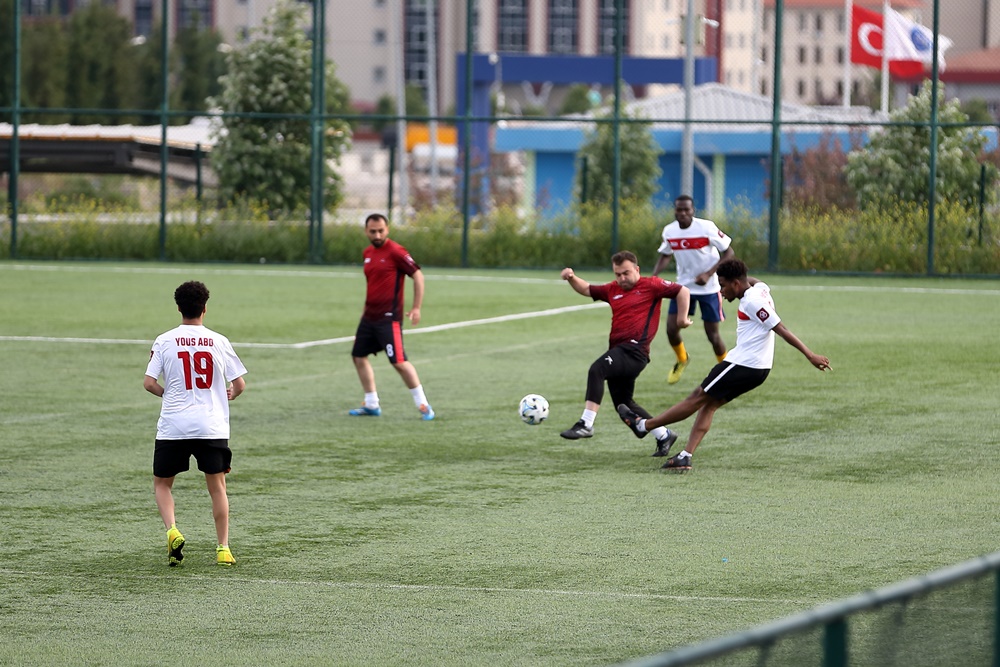 Yabancı Öğrenciler Etkinliklerle Uyum Sağlıyor (6)