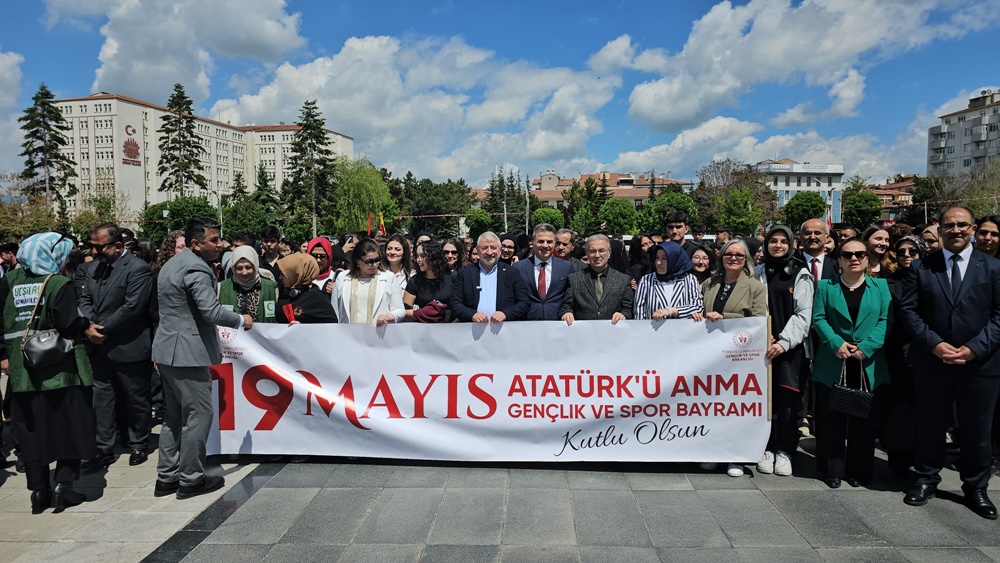 Yürüyerek Ailenin Önemin Dikkat Çektiler (6)