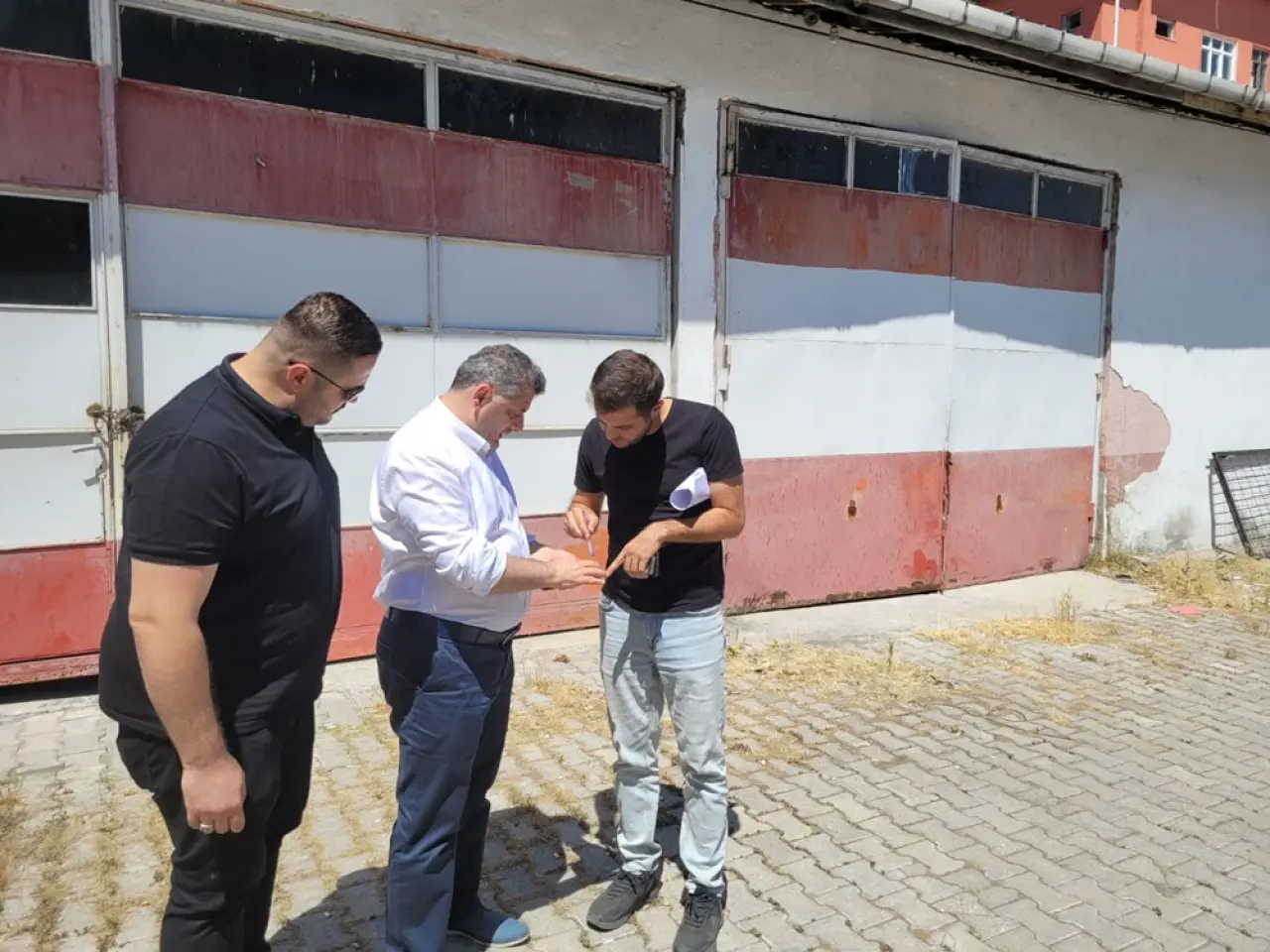 Yeni Sağlık Kompleksi İçin Saha İncelemesi 1