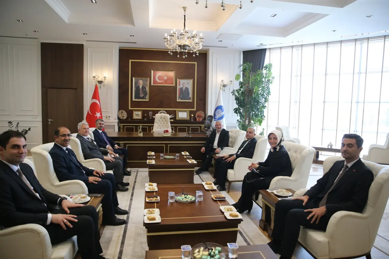 Tarıkdaroğlu, Çorum’da Ziyaretlerde Bulundu 2