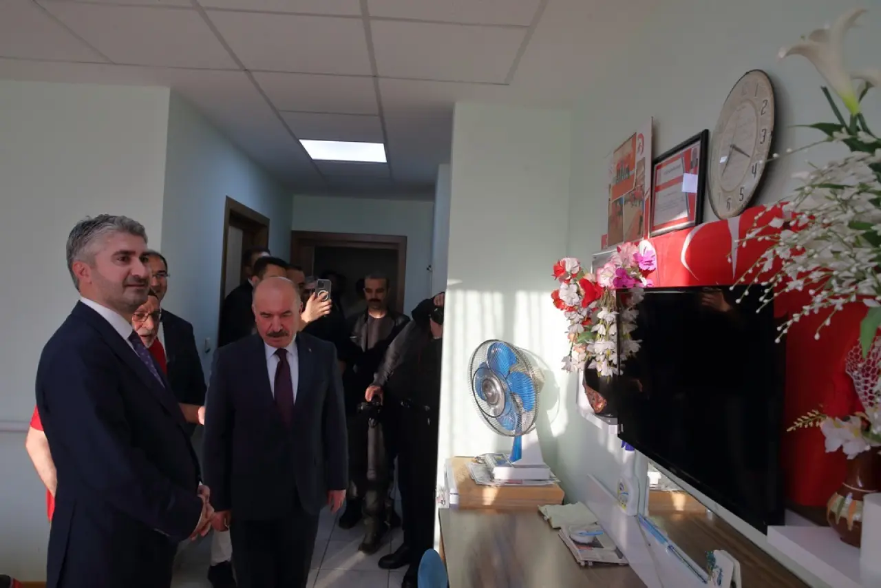 Tarıkdaroğlu, Çorum’da Ziyaretlerde Bulundu 12