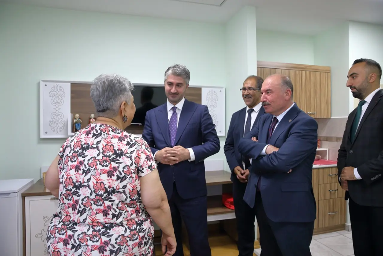 Tarıkdaroğlu, Çorum’da Ziyaretlerde Bulundu 11