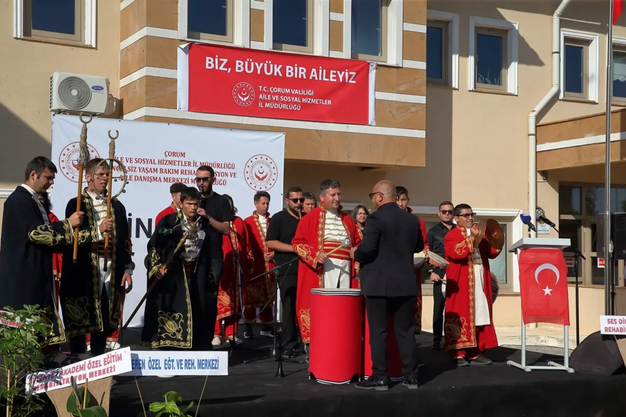 Tarıkdaroğlu, Çorum’da Ziyaretlerde Bulundu 8
