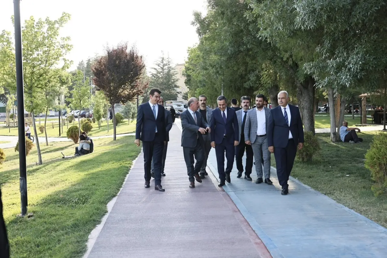‘Sahipsiz Sokak Hayvanları Toplanıp Bakımları Yapılıyor’ 1