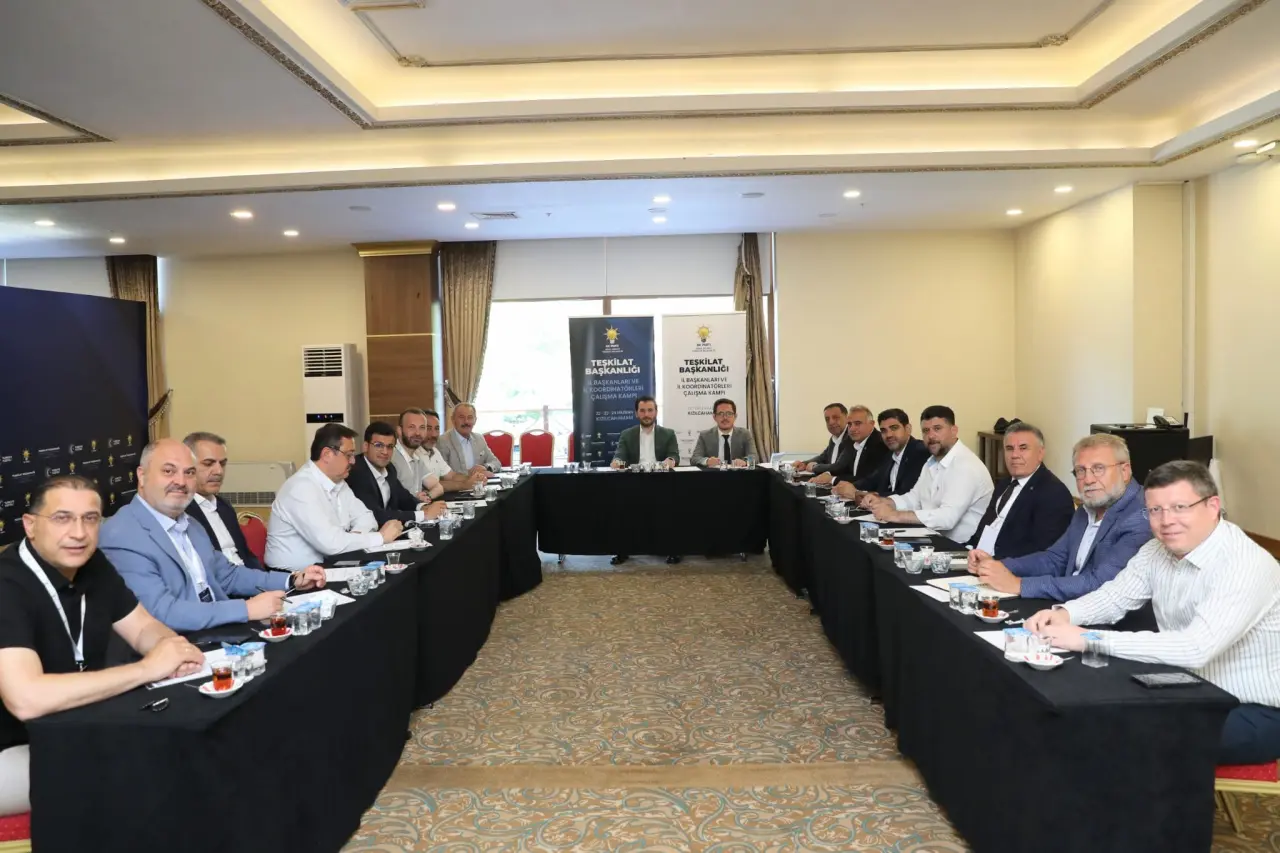 AK Partililer Kızılcahamam’da 3
