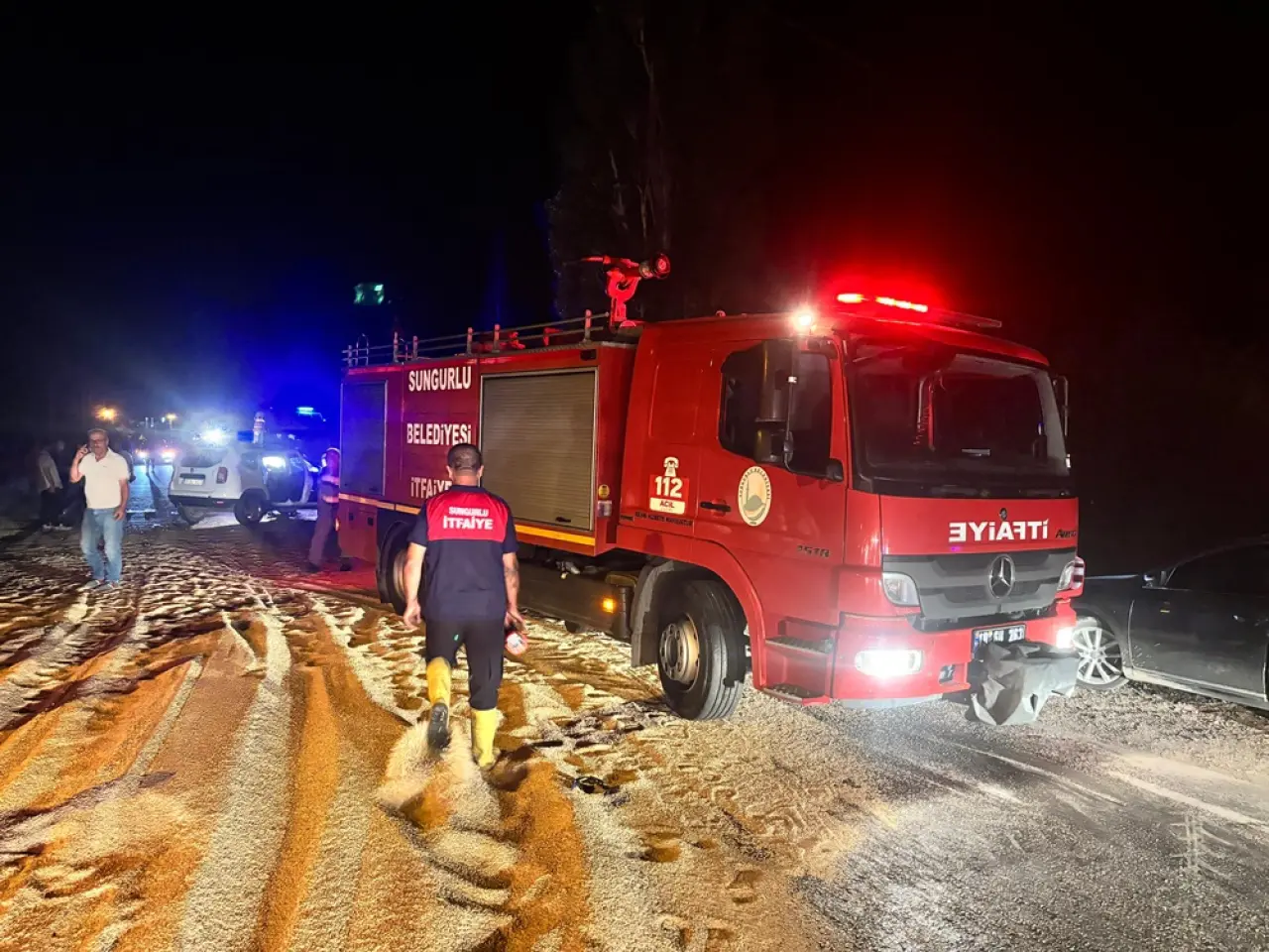 Cip İle Traktör Çarpıştı: 5 Yaralı 4