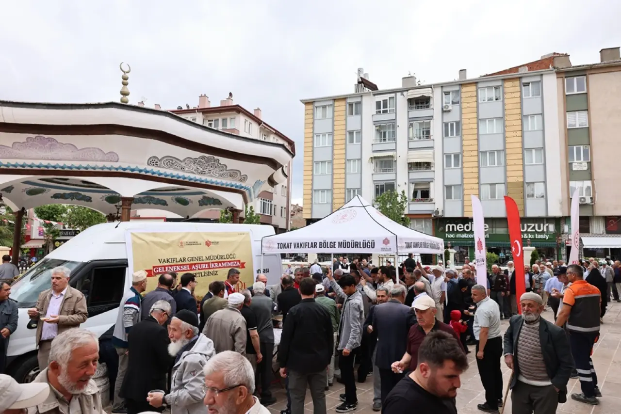 Ulu Cami’de Aşure İkramı 1