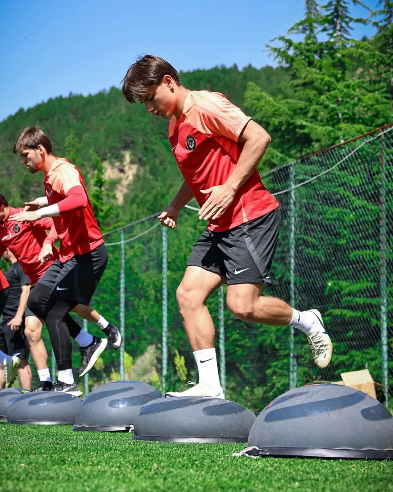 Hazırlıklar Yeni Transferler ve Çift İdman ile Devam Etti 14