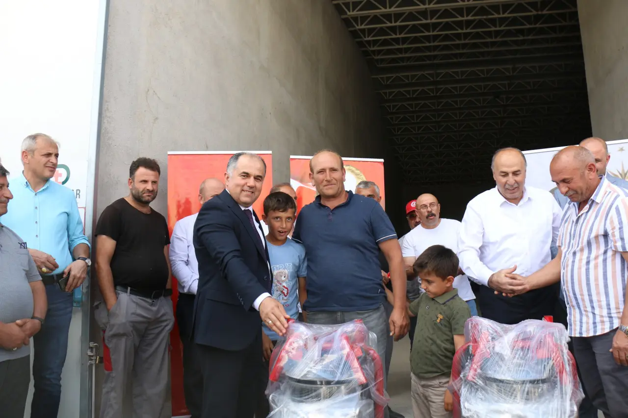 Çiftçilere Süt Sağım Makinesi Desteği 1