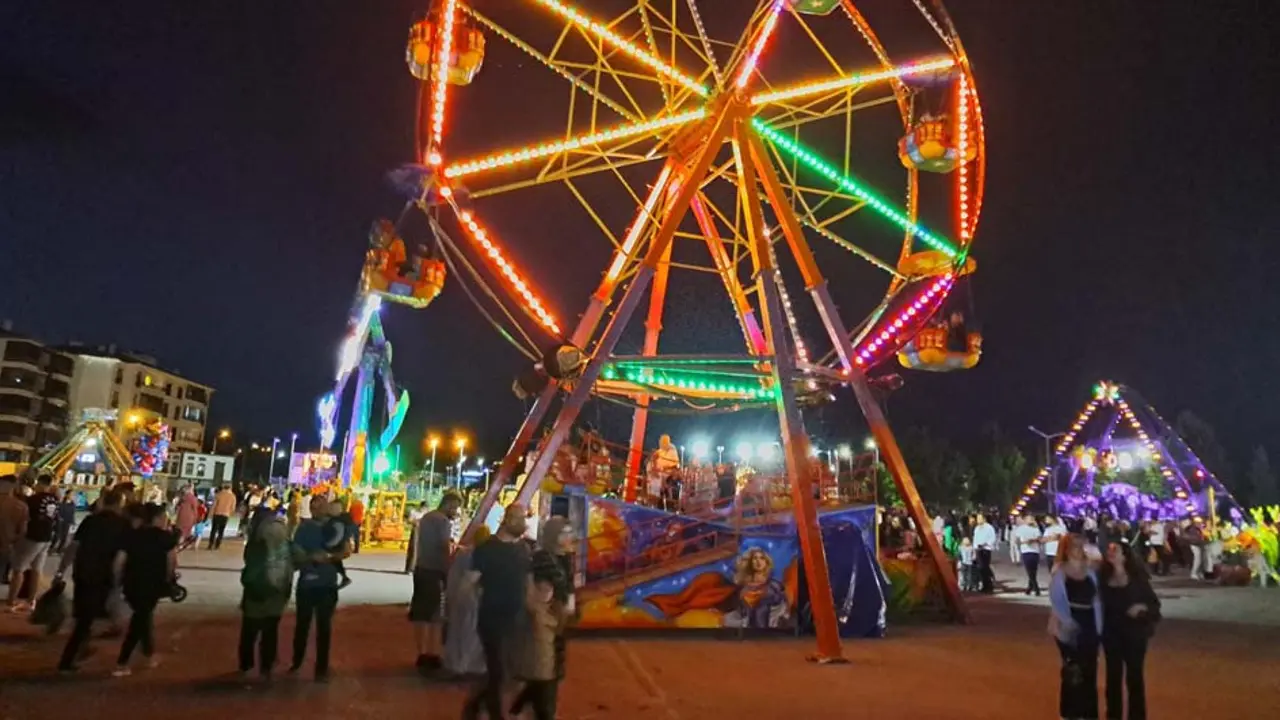 Lunapark Mahalle Sakinlerini Çileden Çıkarıyor! 2