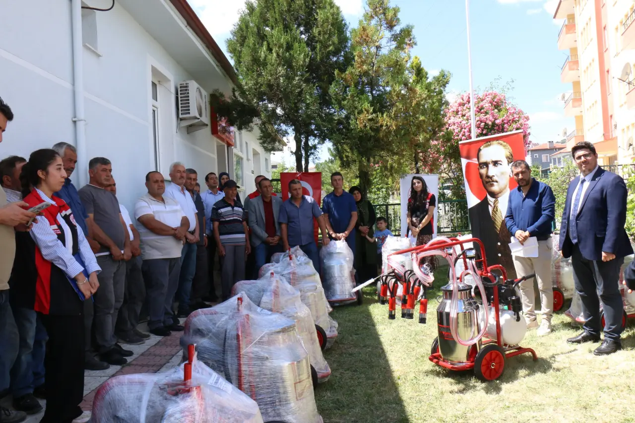 Çiftçilere Süt Sağım Makinesi Desteği 3