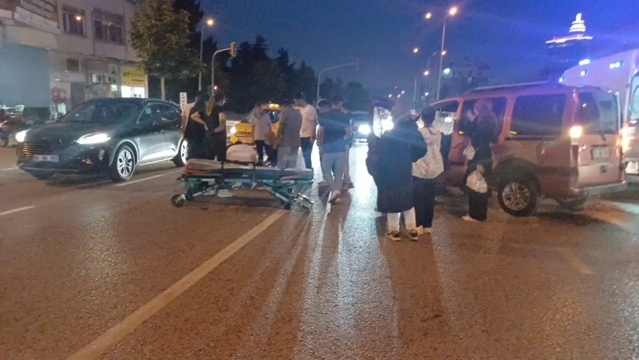 Hafif Ticari Araç İle Motosiklet Çarpıştı 3