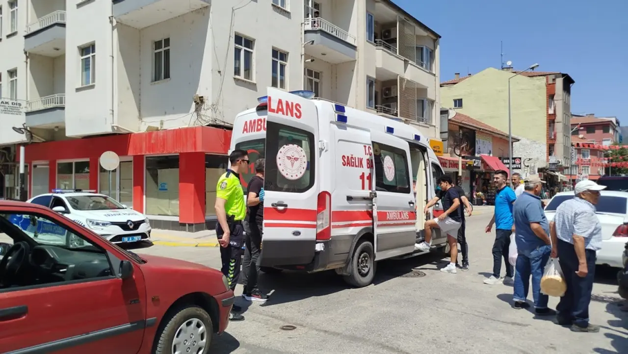 Osmancık’ta Otomobil İle Motosiklet Çarpıştı 2