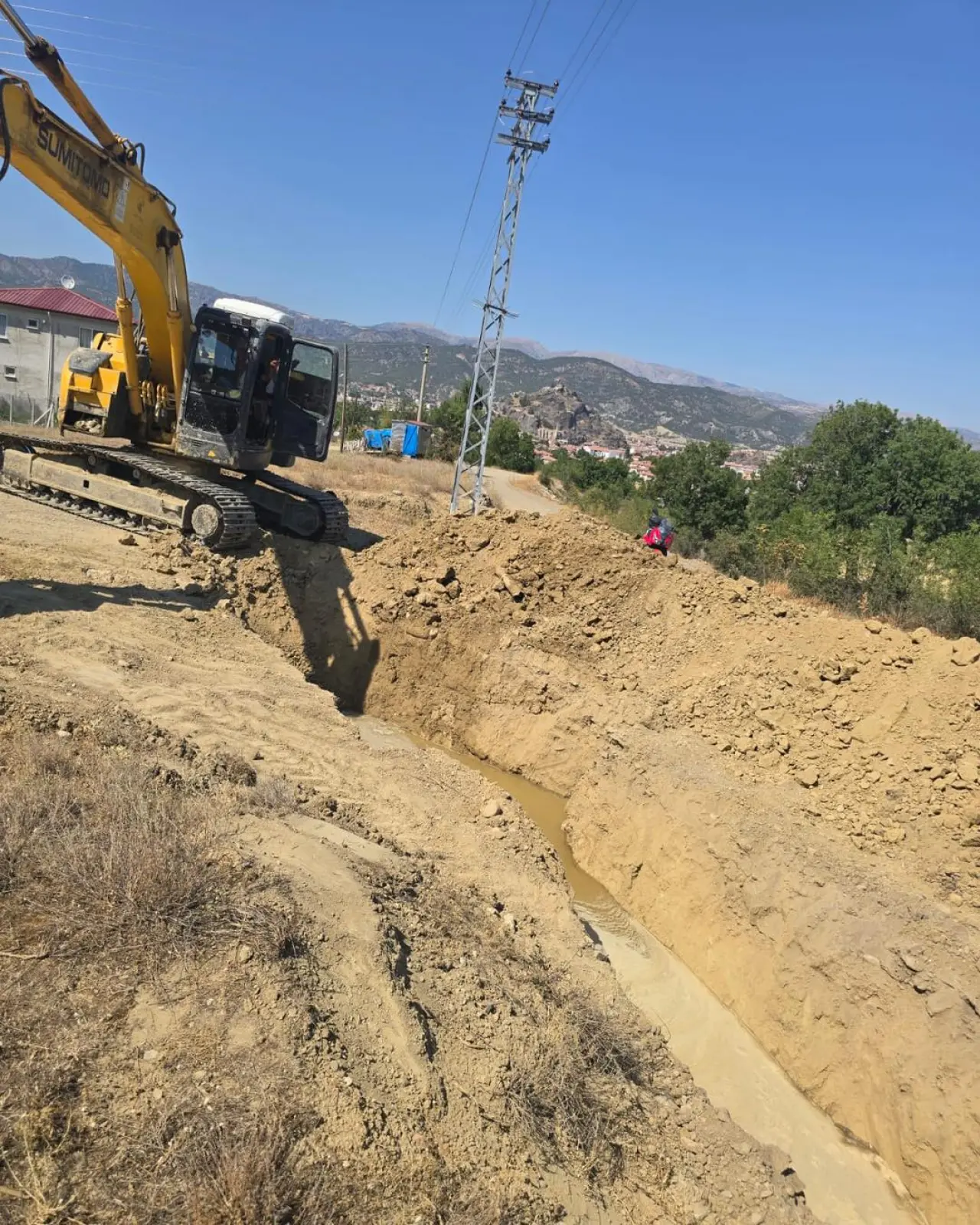 DSİ Kazı Çalışması Osmancık'ta Su Hattını Patlattı 1