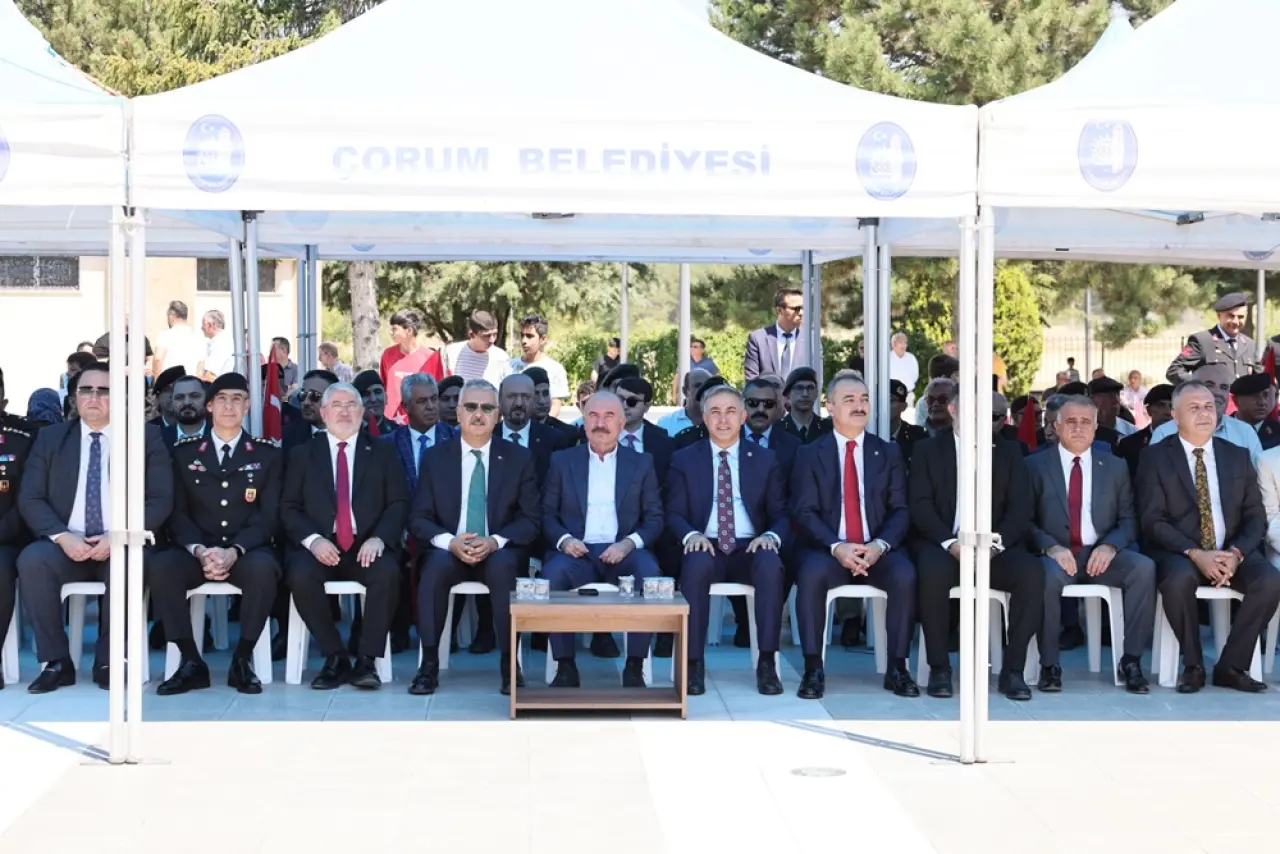 Şehitliğe Duygusal Ziyaret 1