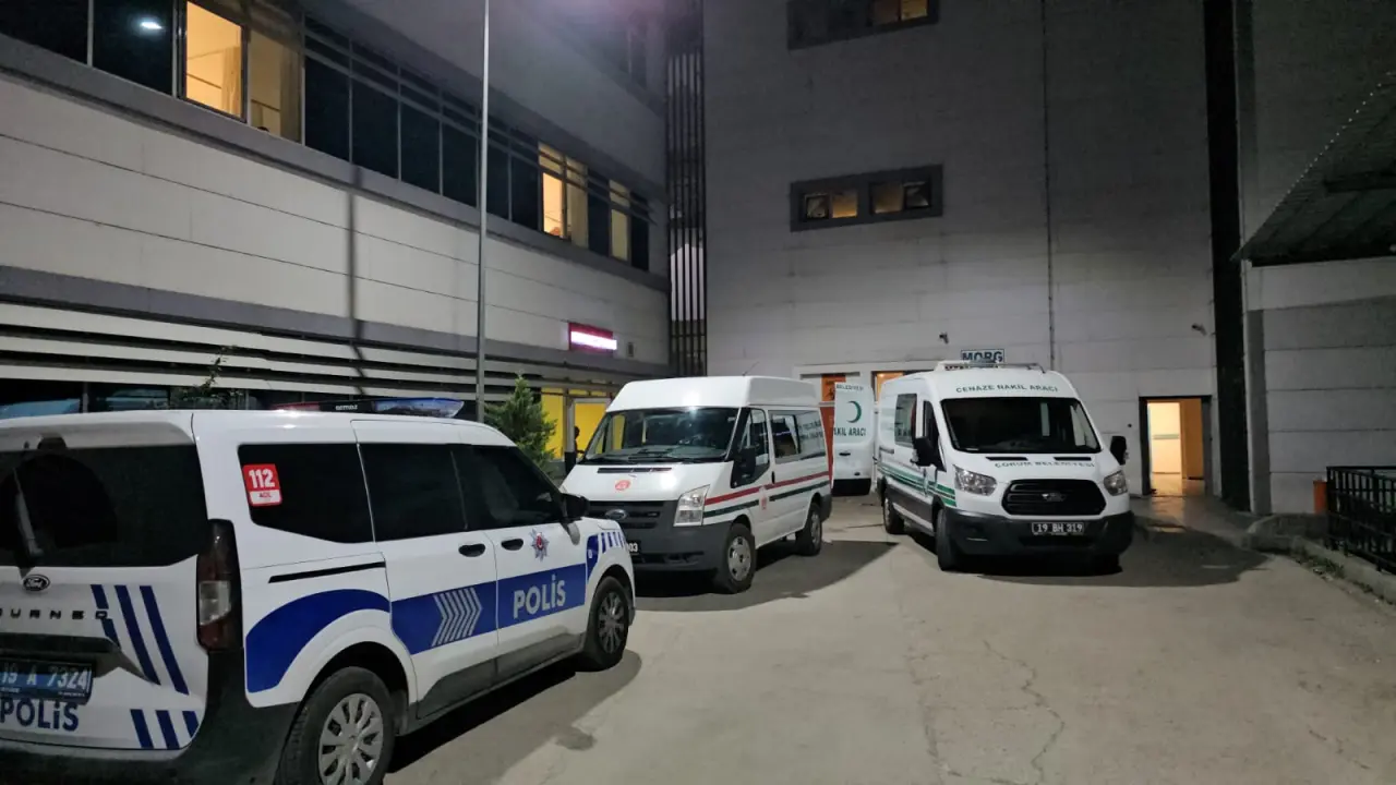 Evinin Önünde Düşen Yaşlı Adam Hayatını Kaybetti 1