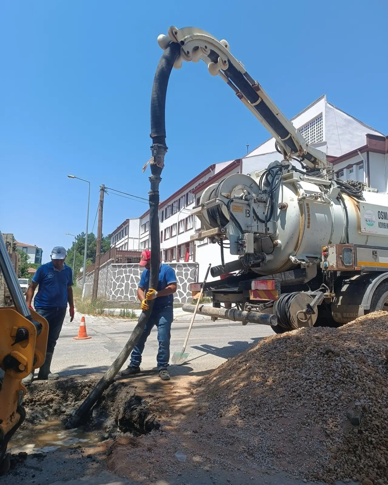 Boş Arsalar Temizleniyor, Altyapı Çalışmaları Sürüyor 1