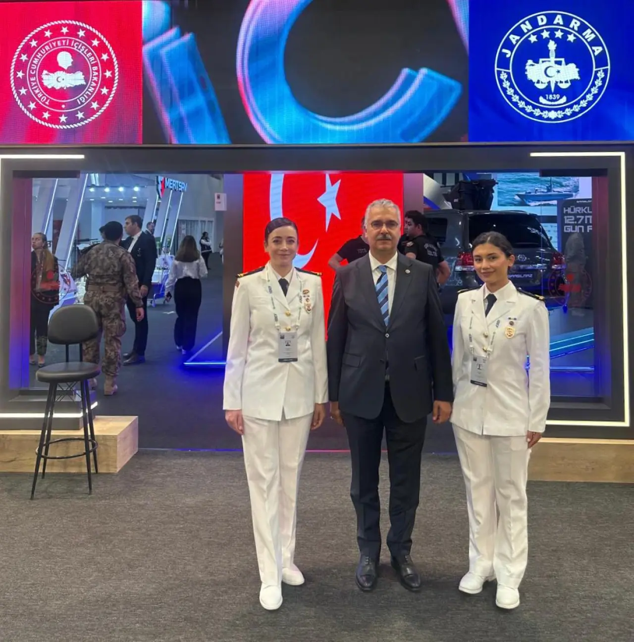 Ahlatcı, IDEF'25 Fuarında Çorum'un ve Türkiye'nin Gururuna Tanıklık Etti 7