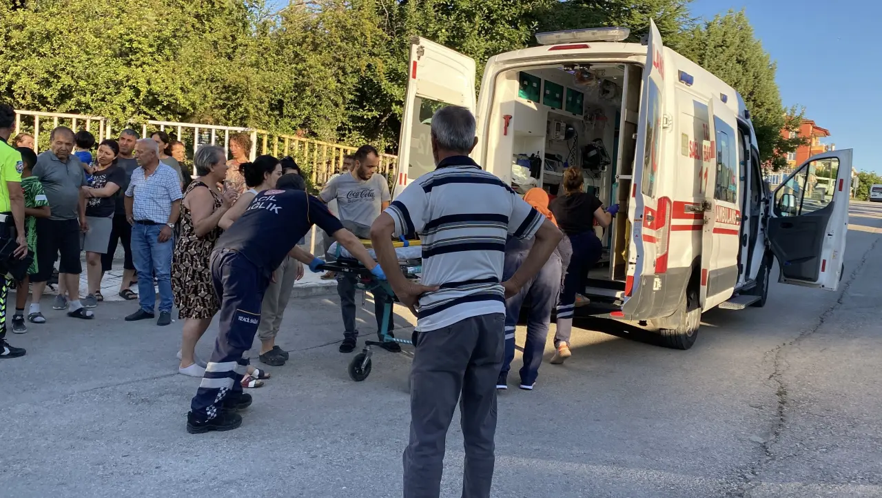 Minibüsle Çarpışan Bisikletli Çocuk Yaralandı 1