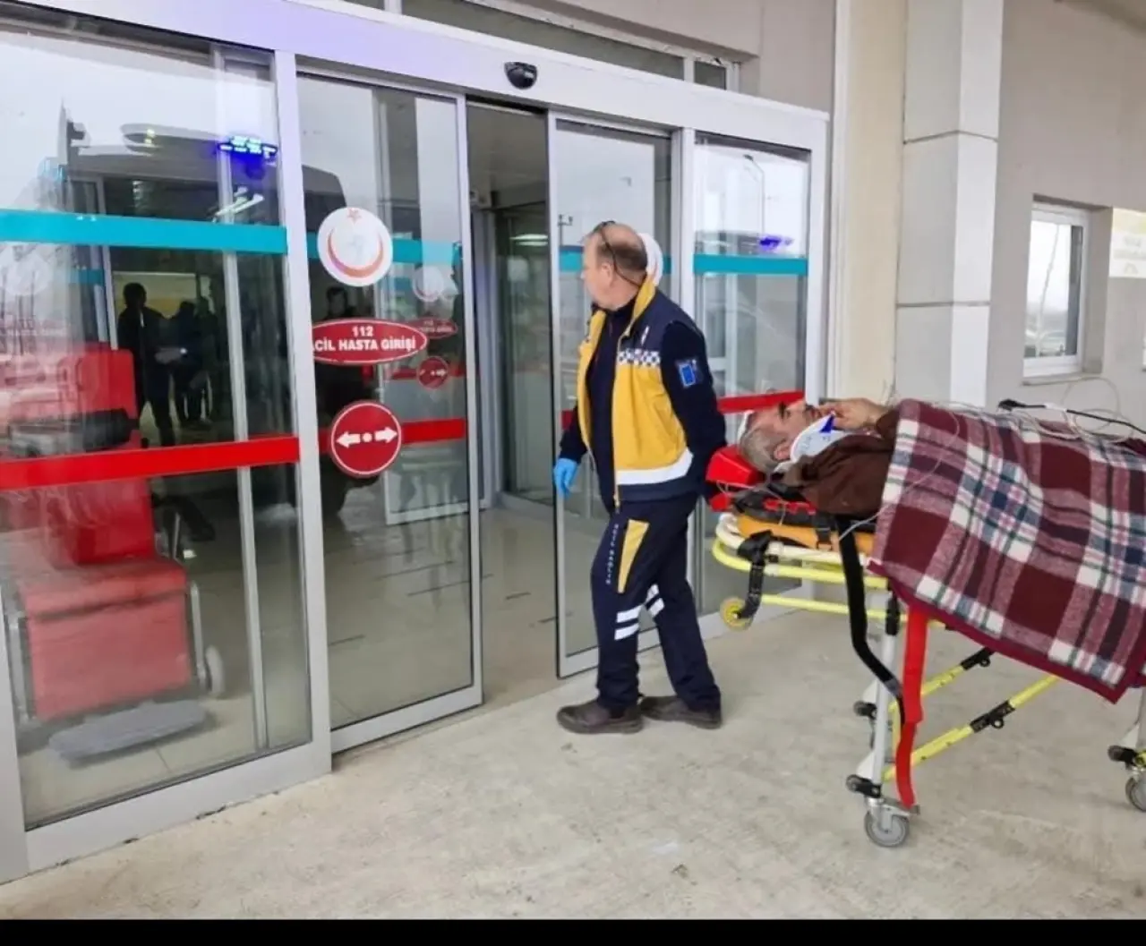 Tırpanla Ot Biçerken Parmağını Kopardı 1
