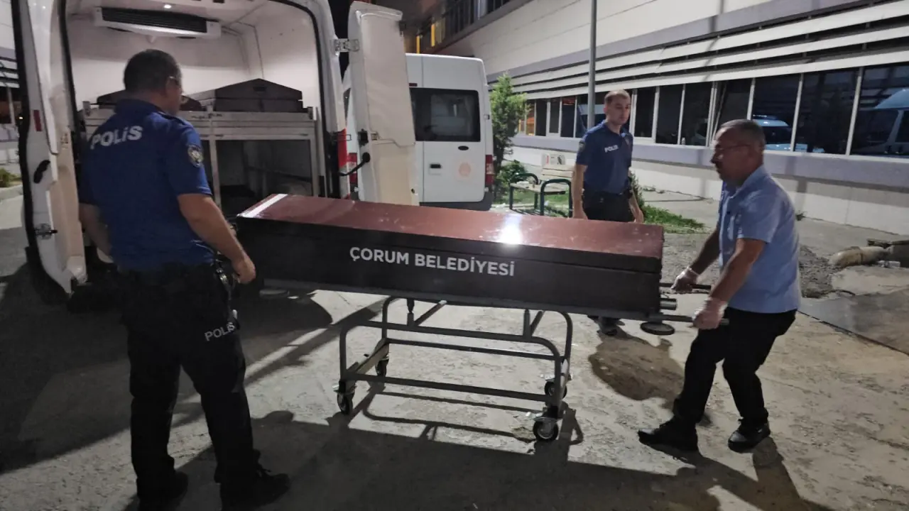 Evinin Önünde Düşen Yaşlı Adam Hayatını Kaybetti 3