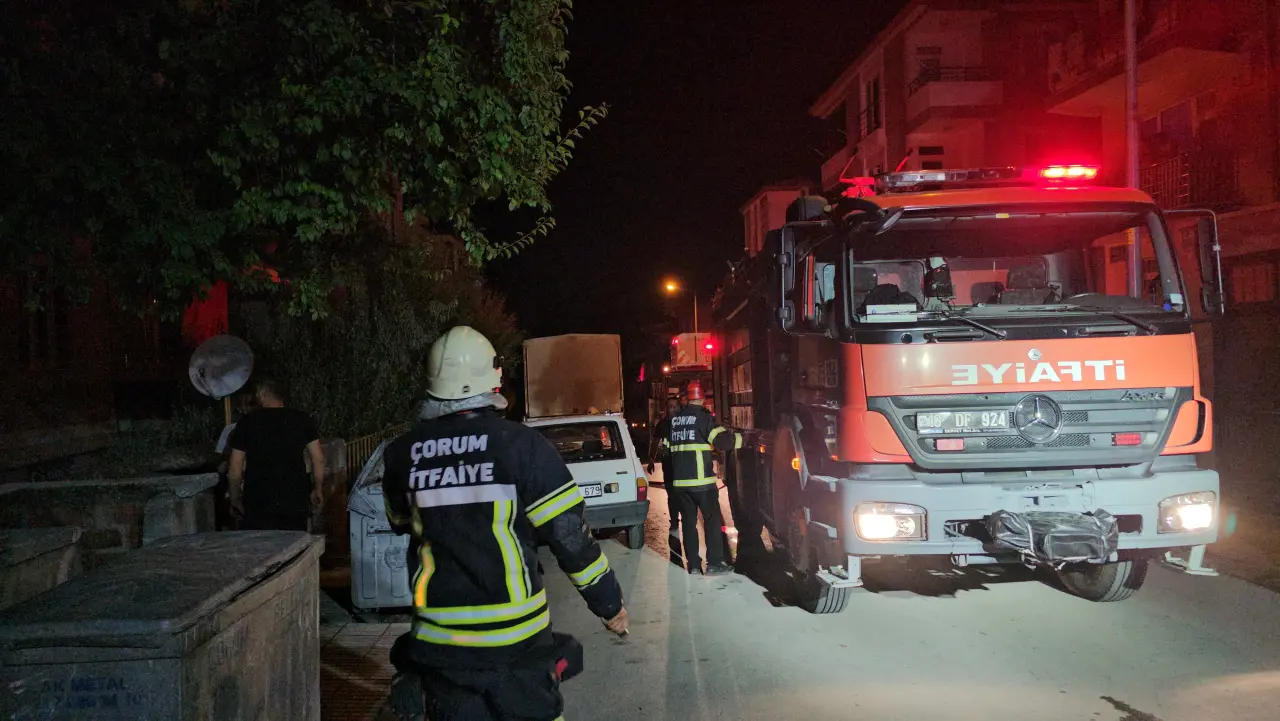 Kız Arkadaşını İçeride Sanıp Yanan Eve Girmeye Çalıştı 3