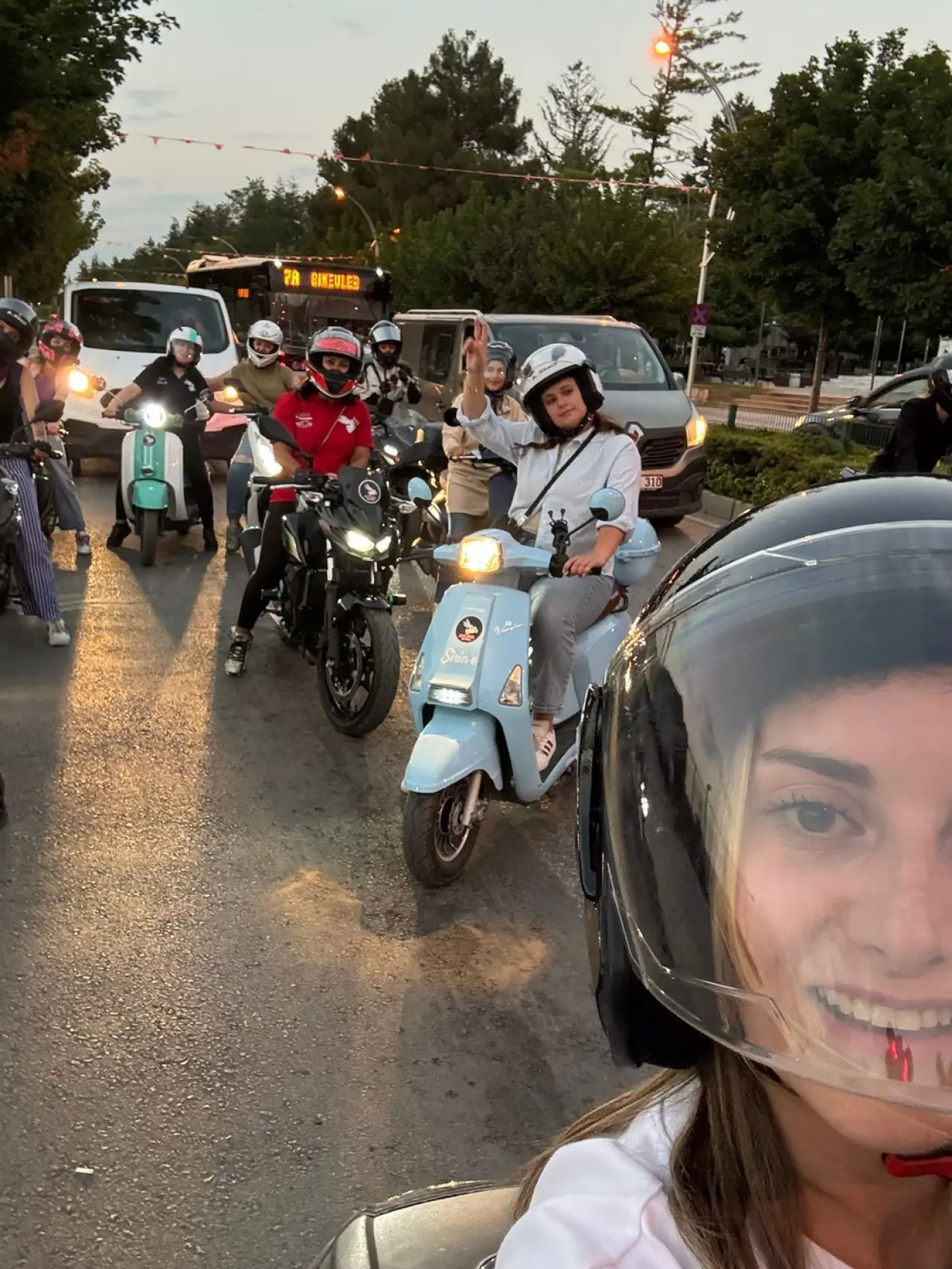 Kadınlar, ‘Trafikte Bizde Varız’ Diyor 4
