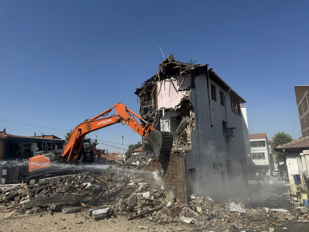 Yeni Meydan İçin Bir Yıkım Daha 3