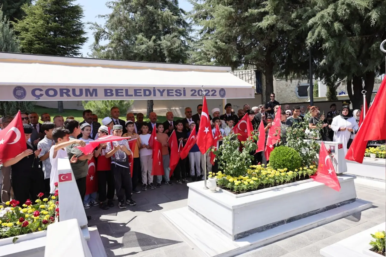 Şehitliğe Duygusal Ziyaret 6