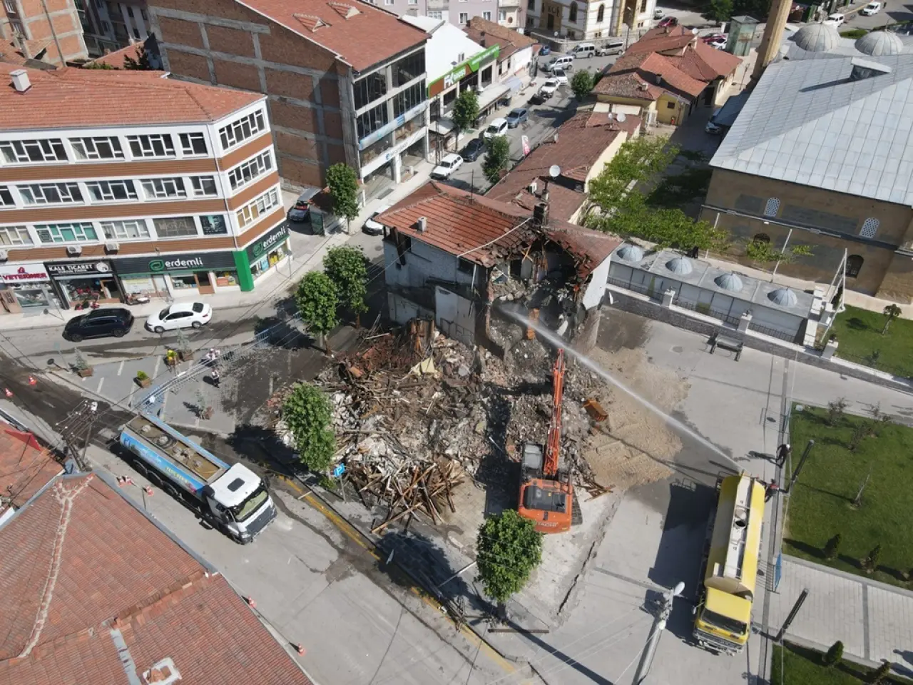 Yeni Meydan İçin Bir Yıkım Daha 6