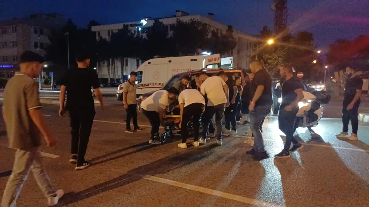 Hafif Ticari Araç İle Motosiklet Çarpıştı 2