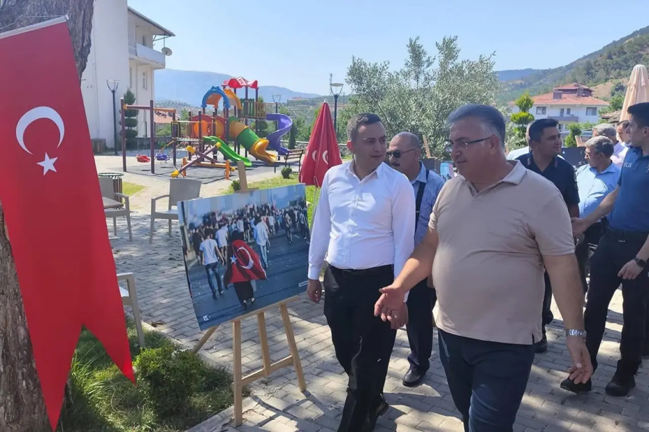 Oğuzlar’da 15 Temmuz Resim Sergisi Açıldı 3