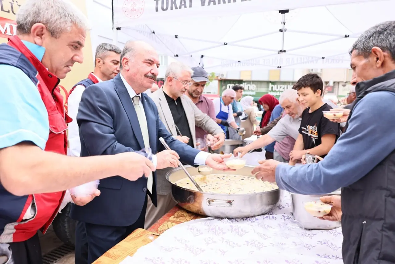 Ulu Cami’de Aşure İkramı 2