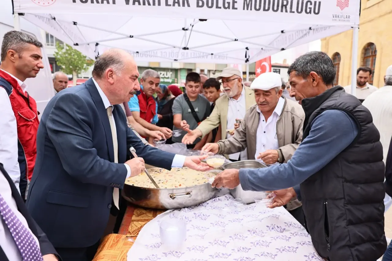 Ulu Cami’de Aşure İkramı 4