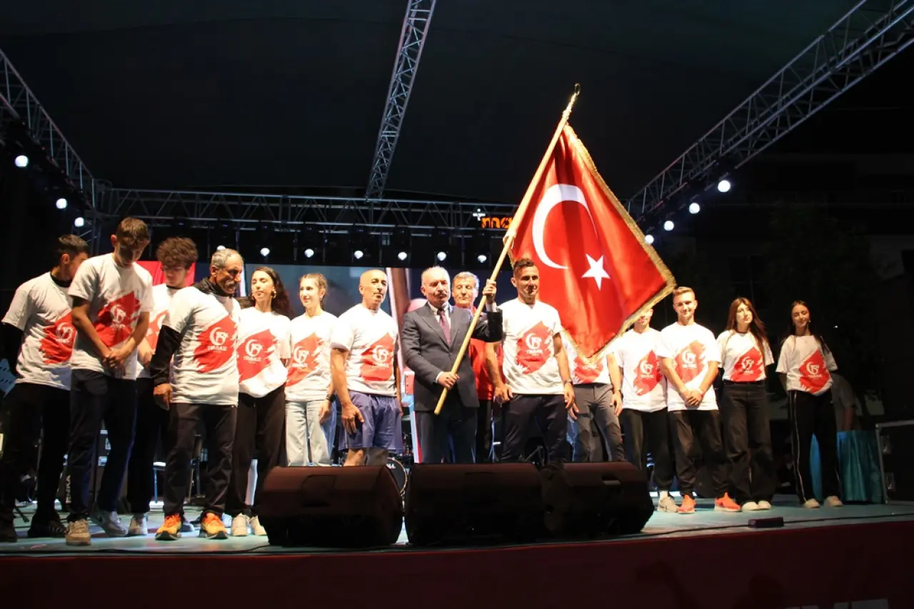 Meydanda Mest Eden Akşam 6
