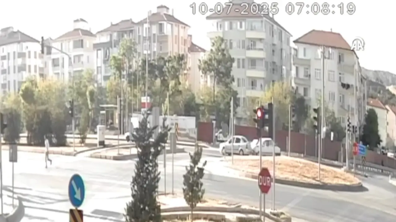 4 Trafik Kaza Anı Kamerada 3