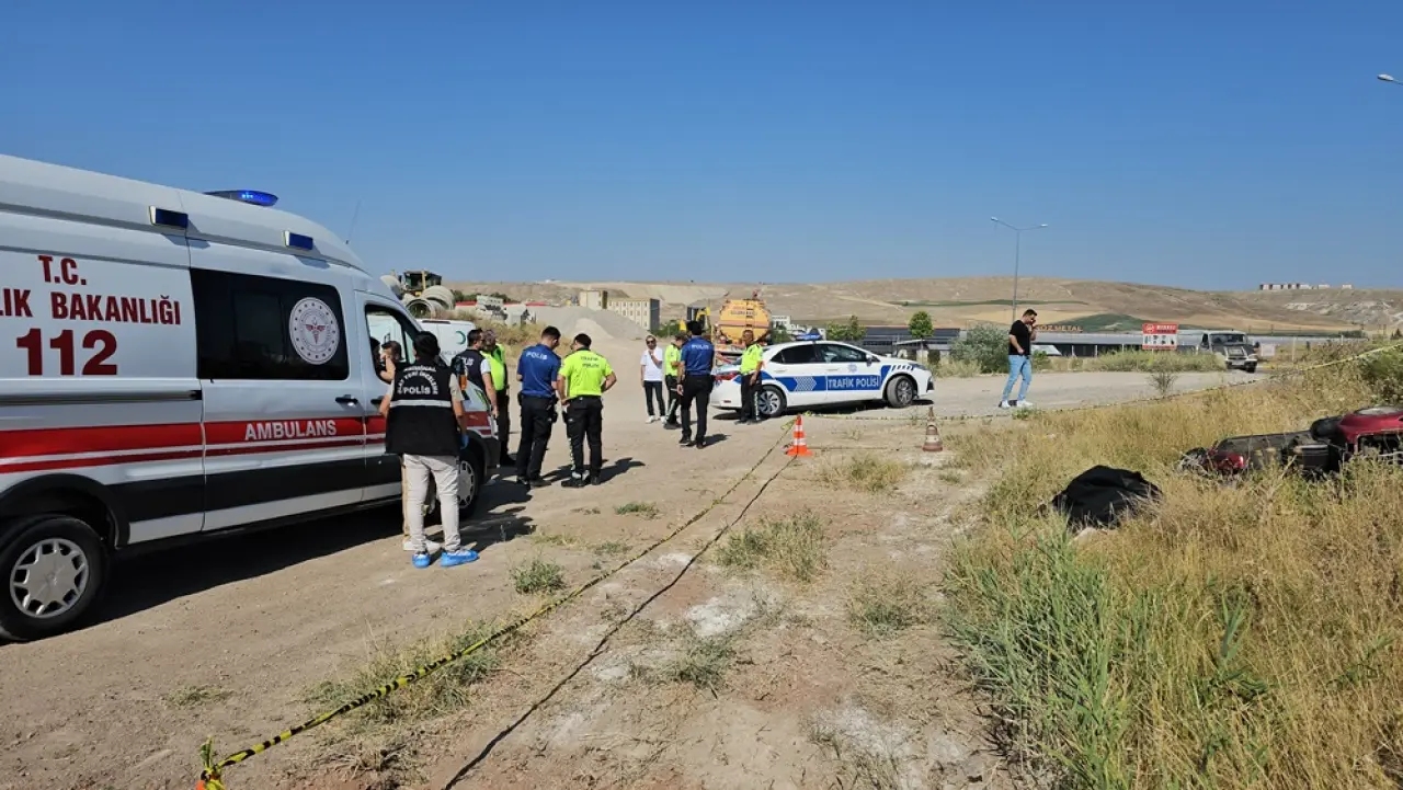 Motosiklet İş Yerinin Bahçesine Devrildi 1